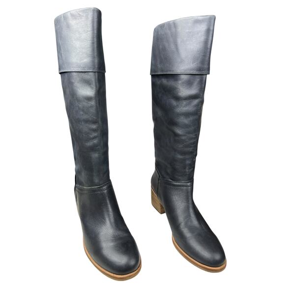 UGG Women’s Carlin Black Leather Block Heel Riding Boot Size US 10 - Picture 5 of 13